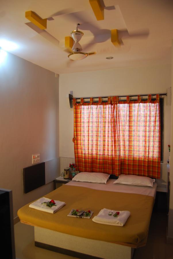 Hotel Utsav Shirdi Ngoại thất bức ảnh