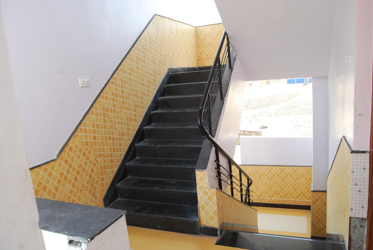 Hotel Utsav Shirdi Ngoại thất bức ảnh