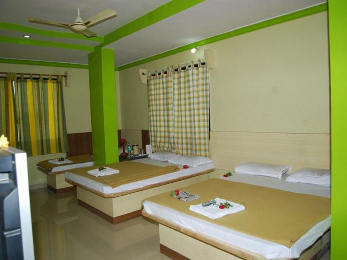 Hotel Utsav Shirdi Ngoại thất bức ảnh