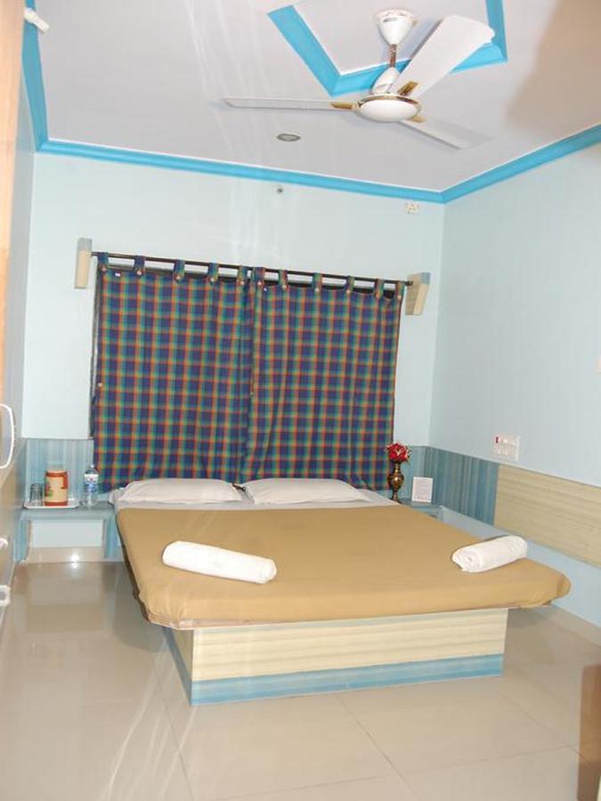 Hotel Utsav Shirdi Ngoại thất bức ảnh